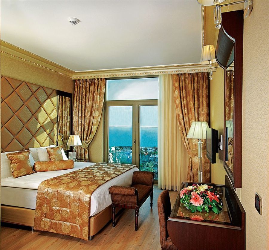Eser Premium Hotel & Spa Бююкчекмедже Екстер'єр фото A room at the hotel