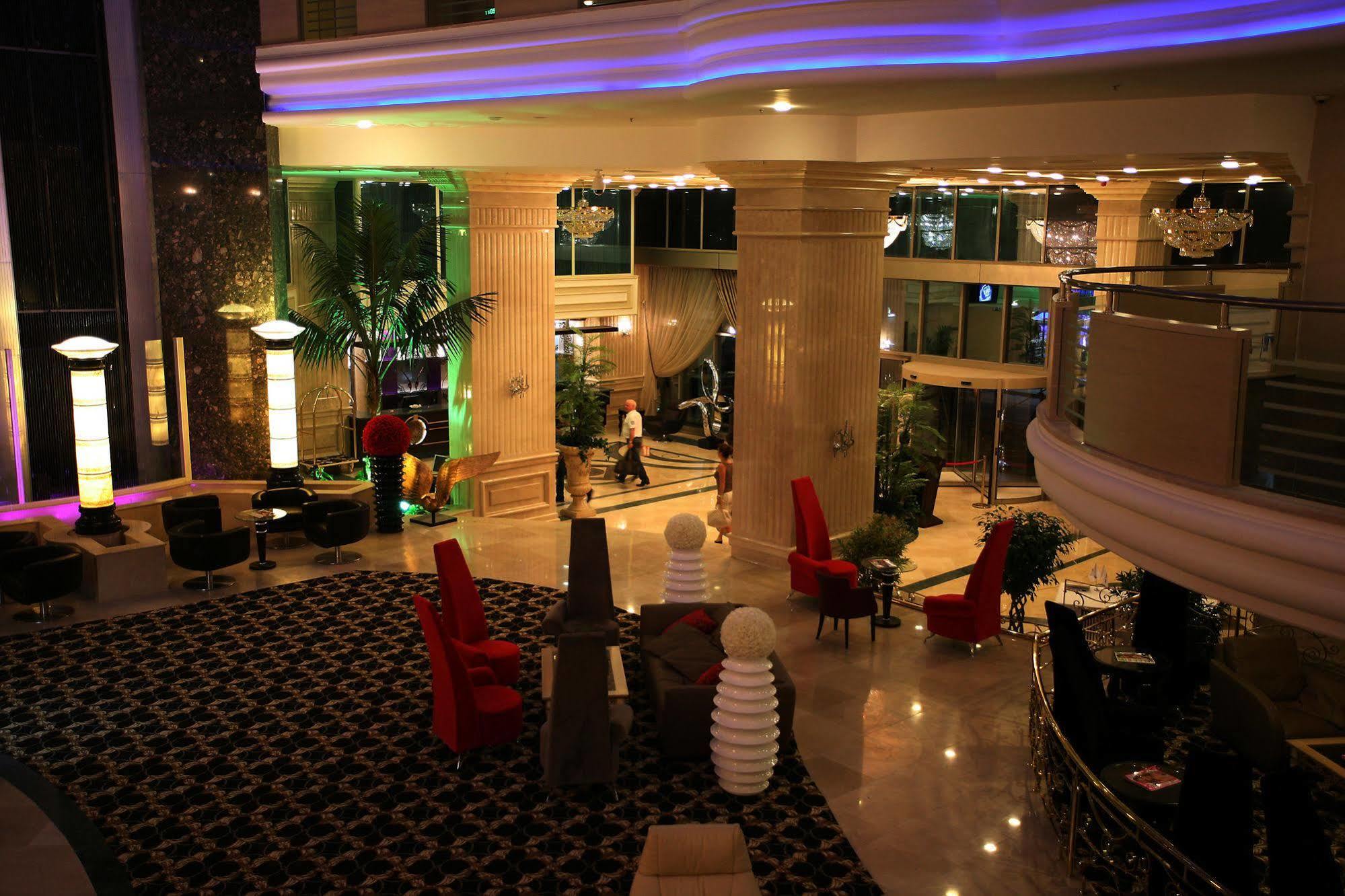Eser Premium Hotel & Spa Бююкчекмедже Екстер'єр фото Lobby
